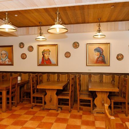 Gostyniy Dvir Synevir Hotel Synevyr Eksteriør billede