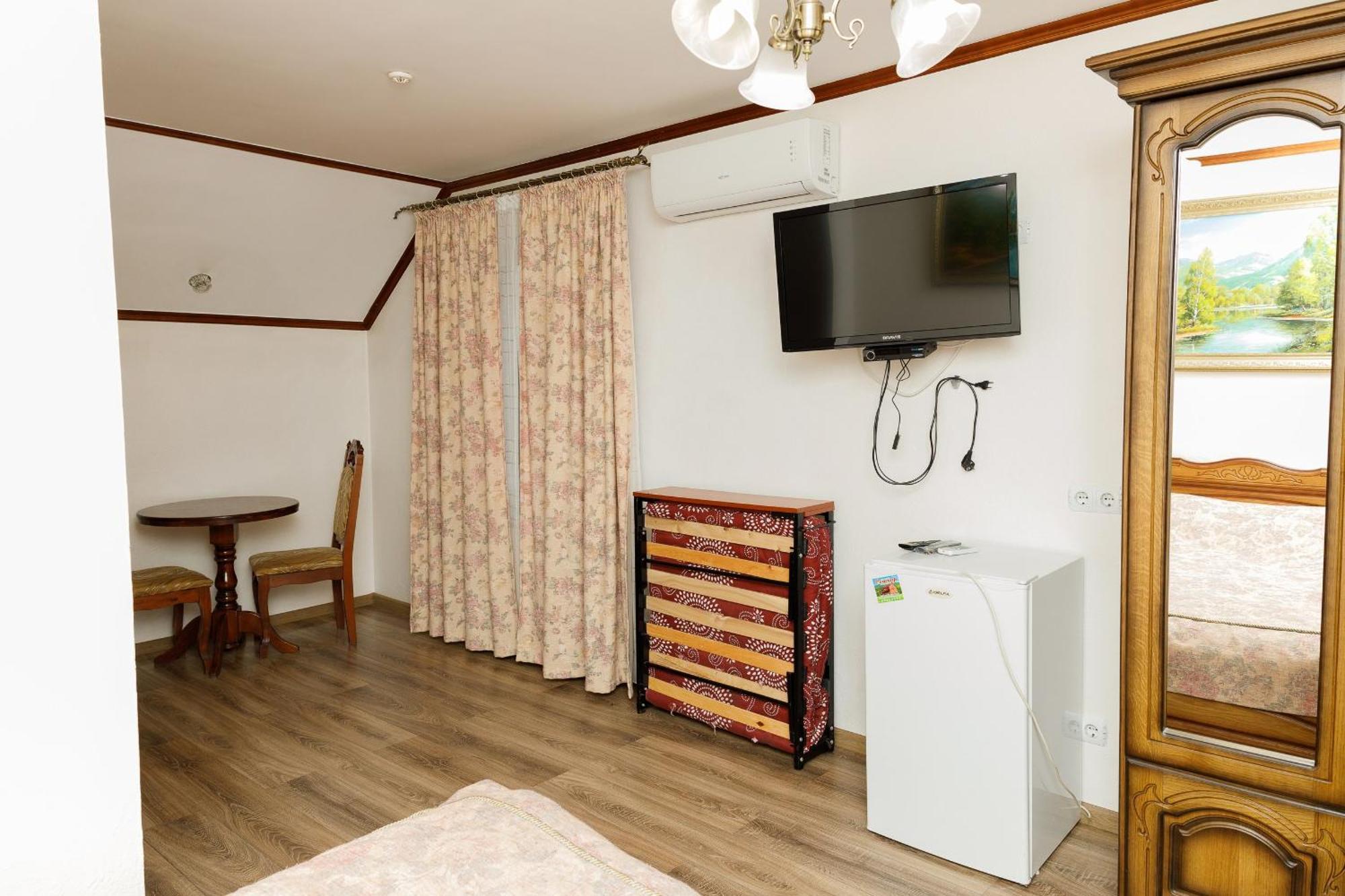Gostyniy Dvir Synevir Hotel Synevyr Eksteriør billede