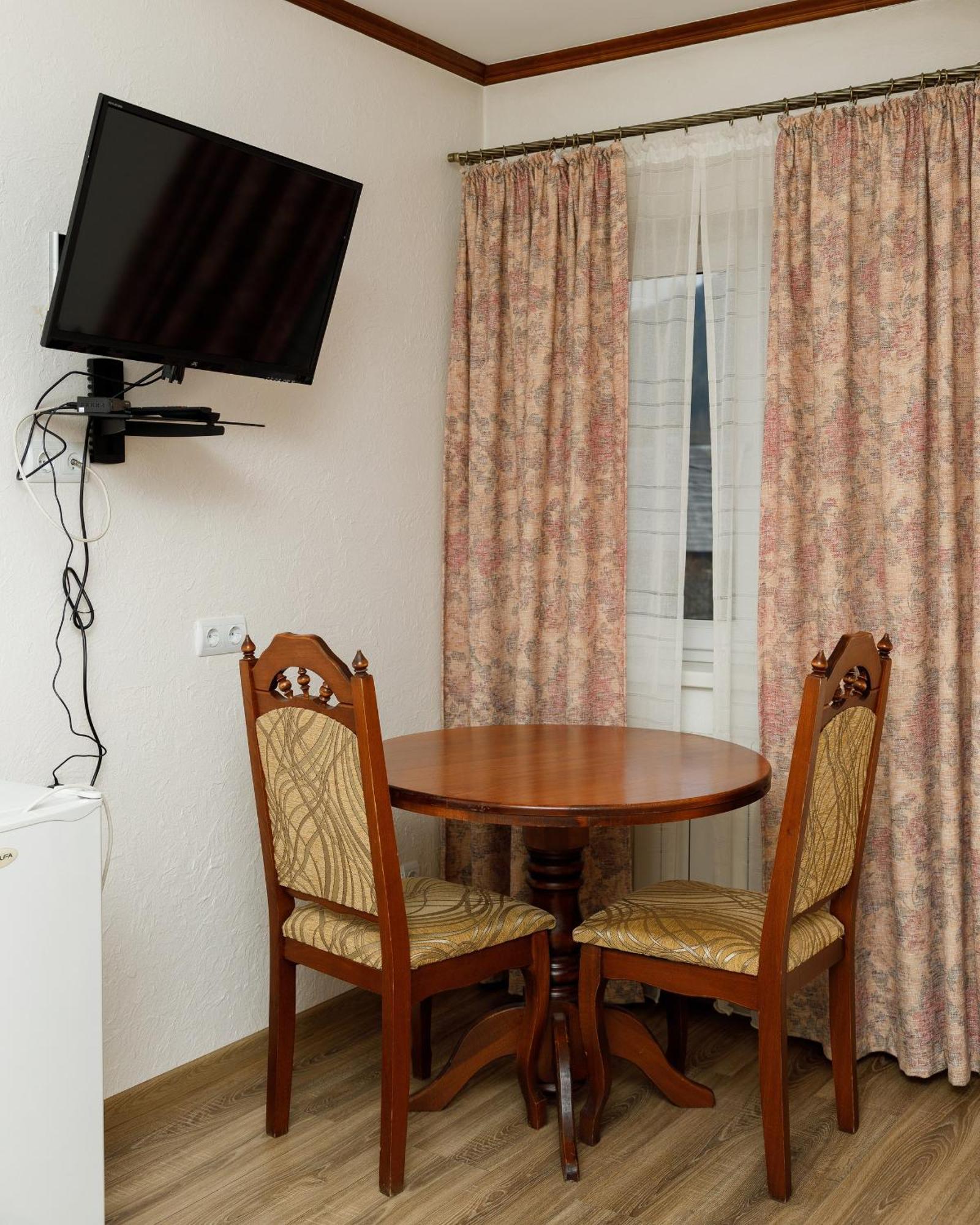 Gostyniy Dvir Synevir Hotel Synevyr Eksteriør billede